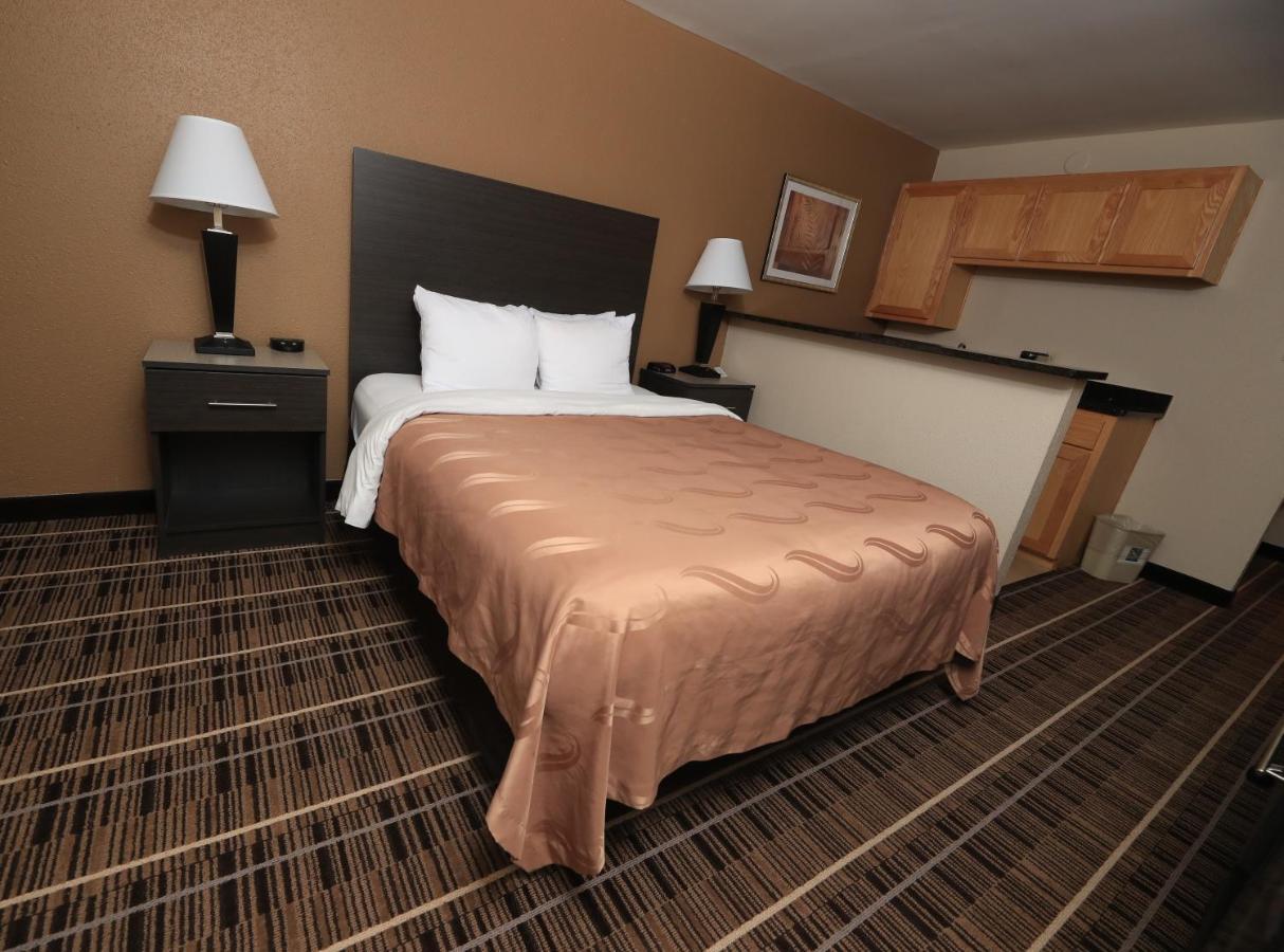 Quality Inn Dfw Airport North - Irving Bagian luar foto