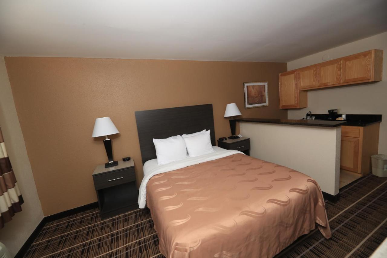 Quality Inn Dfw Airport North - Irving Bagian luar foto