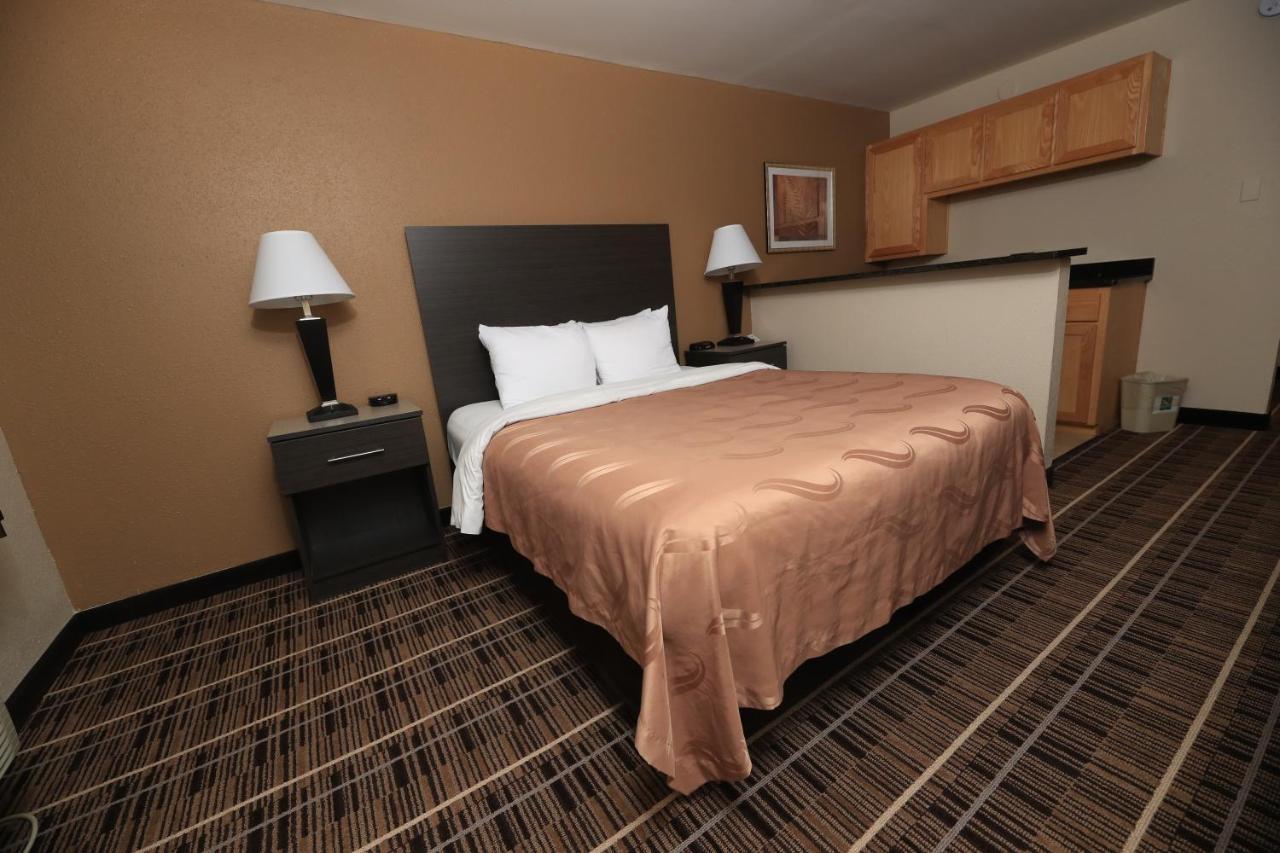Quality Inn Dfw Airport North - Irving Bagian luar foto