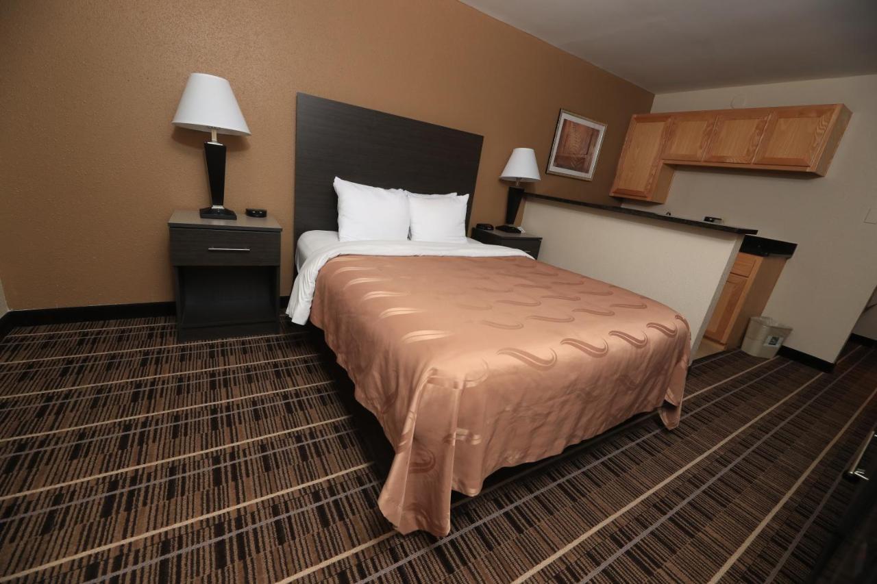 Quality Inn Dfw Airport North - Irving Bagian luar foto