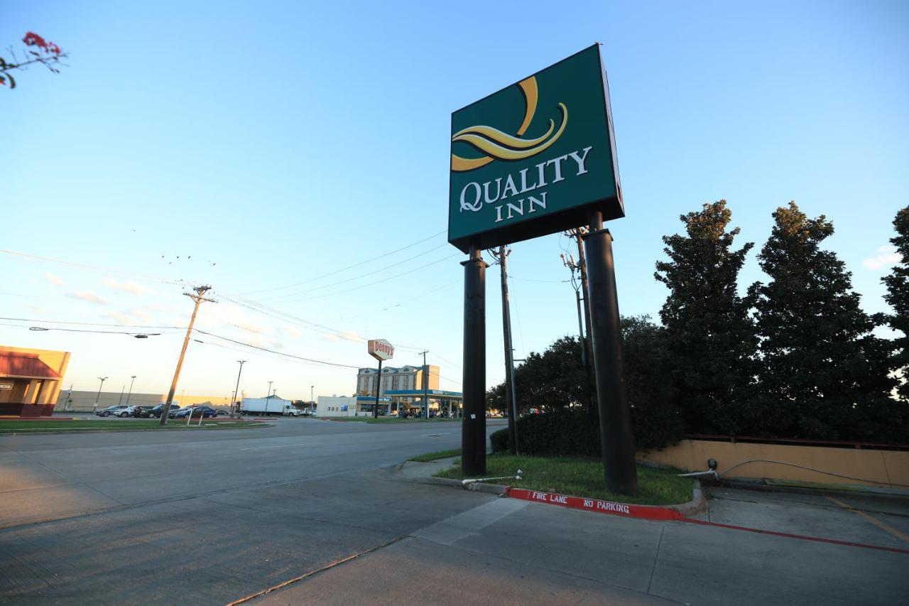 Quality Inn Dfw Airport North - Irving Bagian luar foto