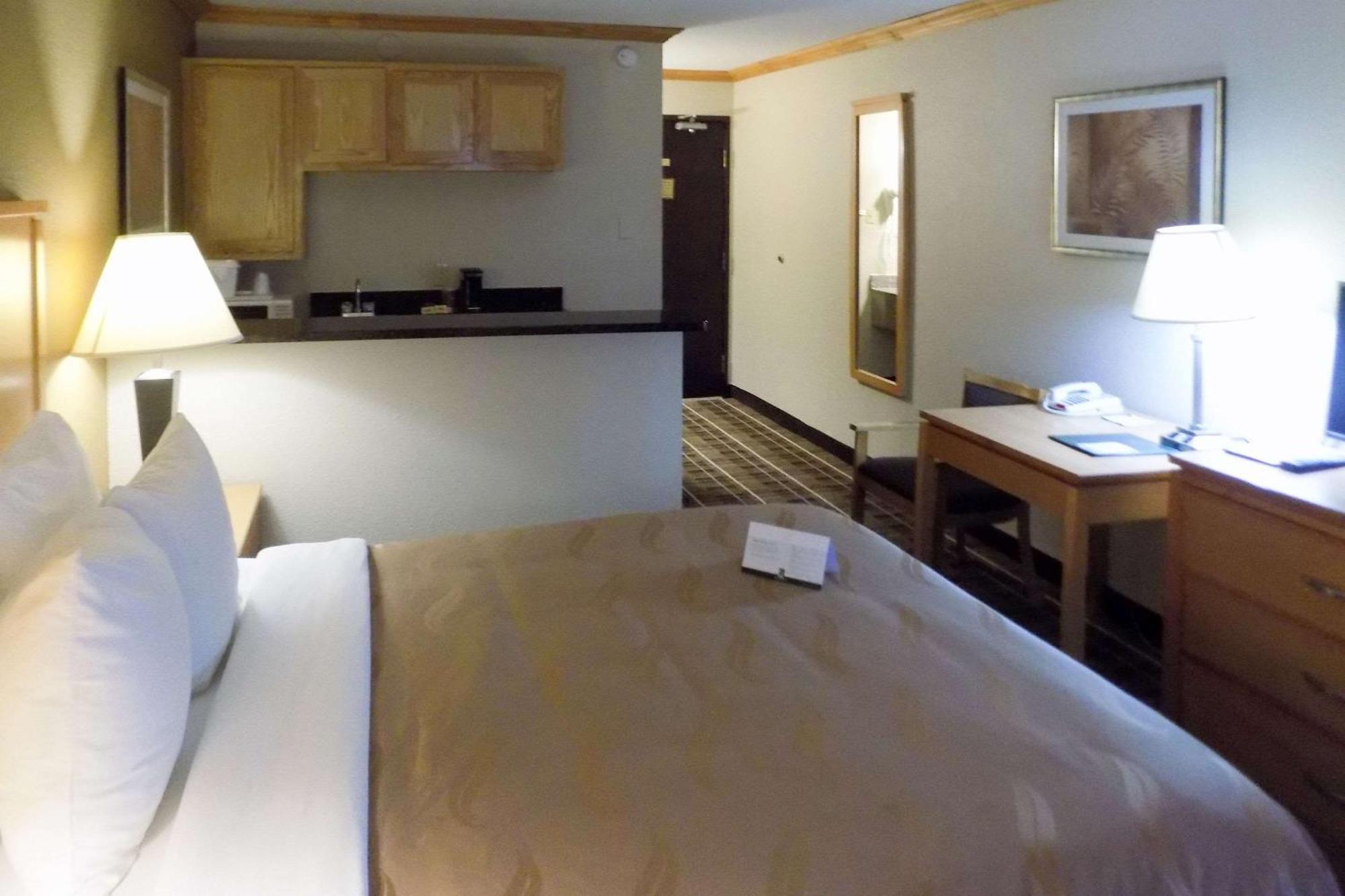 Quality Inn Dfw Airport North - Irving Bagian luar foto